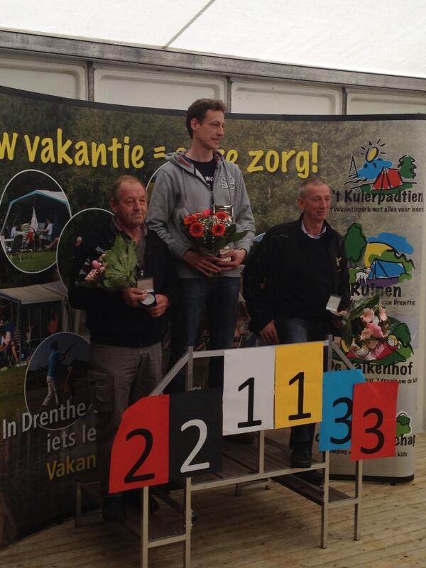 Kuierpadtien's tweet photo. De Belgische winnaars van de Open Belgische  kampioenschappen Luchtballon in Wezuperbrug ! #kuierpadtien http://t.co/7mfaPQAmHO
