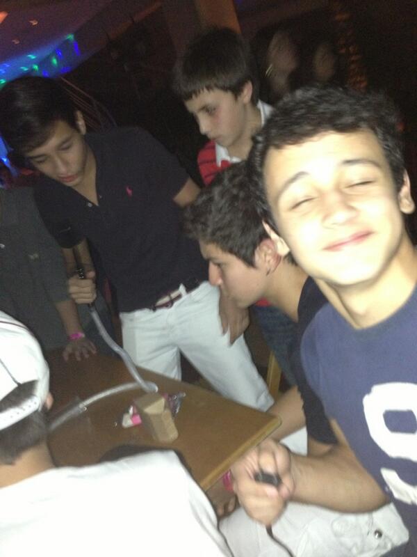 gabiiangelis's tweet photo. Aiiauaia o bom bom eh mto fofo @Daniel_SBomfim http://t.co/SolJI4EEOh