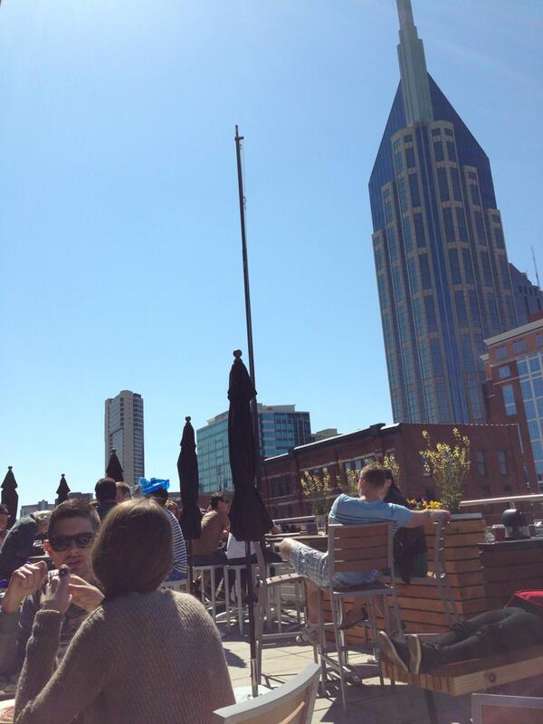 naimeeks's tweet photo. Eating out on a Sunday. I love Nashville http://t.co/FUlSUE9qQk