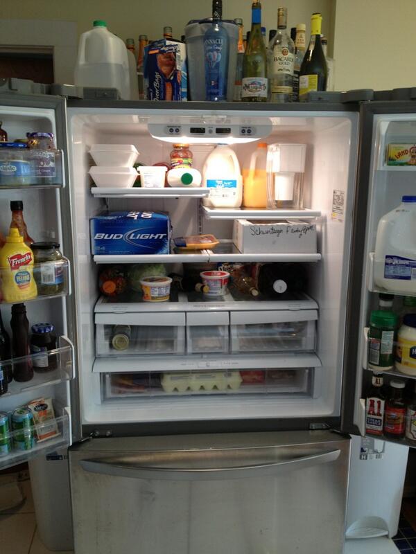 fro12721's tweet image. @HeyIsnt4Horses #samefridge #differentthings haha