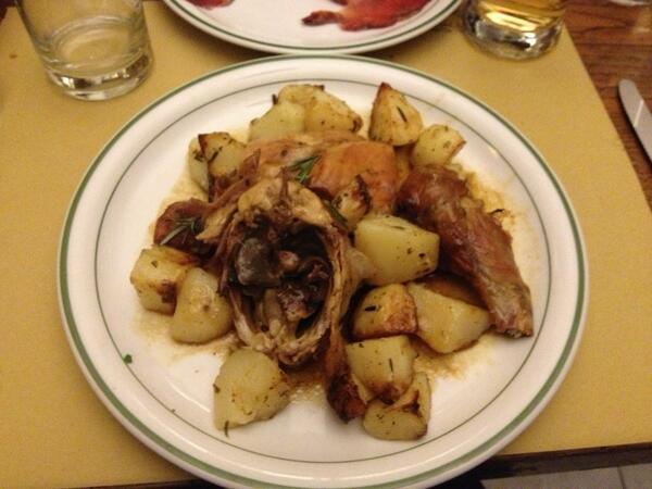 WildcatTrader's tweet photo. Coniglio arrosto con patate.  Molto bene. http://t.co/yNVTlQiagS