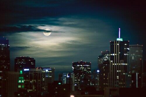 EmilyWorld2's tweet photo. night - http://t.co/z9H7nGdH5n