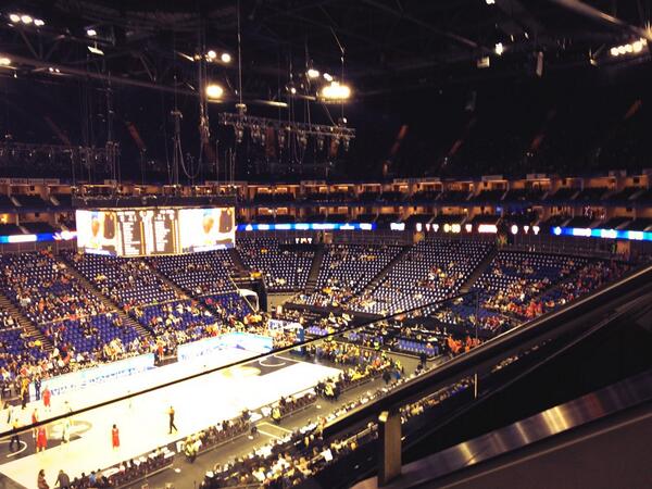 JoshVLB's tweet image. Bongo Cam was good but need to include some boxes #whoisup @eyeofthefan