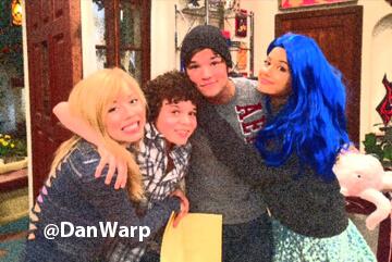 me with blue hair , haha ! <a href="/Me_SamPuckett/">Sam Puckett</a>  , <a href="/TechBoyBensonn/">Freddie Benson</a> <a href="/FreddieTechNerd/">Freddie Benson</a>  <a href="/TechboyBenson/">saved</a>   !