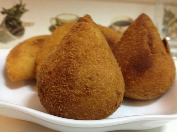 brigadeirobarn's tweet photo. @Nigella_Lawson This is for you Nigella. I know you loved it in Brasil. Coxinha!!! http://t.co/rfjeGzENlY