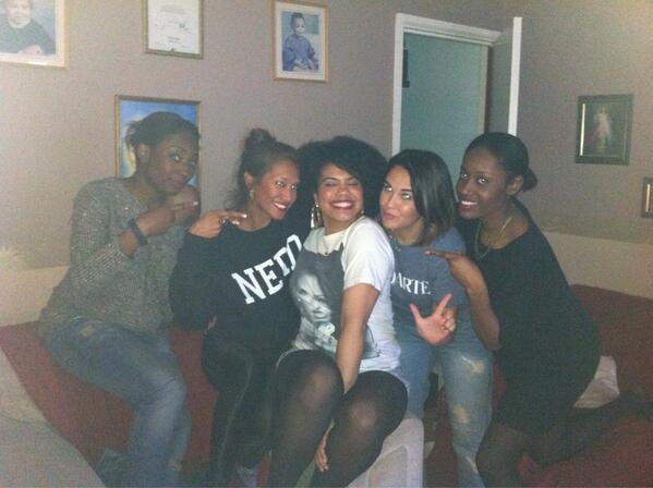 MonMonFromAbove's tweet photo. @marianokogwu @kellyokogwu @LovelleOfficial #thevoiceuk http://t.co/djgms4i3ns