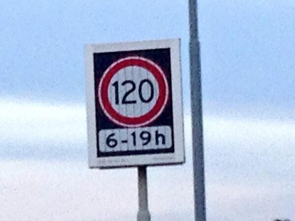 Alec Malmberg sur Twitter : "Maximum #snelheid. Bord 120 met onderschrift 6-19 uur. Welke snelheid geldt tussen 19-6 uur #dtv. / Twitter
