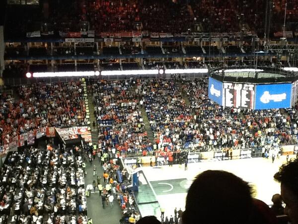 TakeItToTheHole's tweet image. Atmosphere!! #whoisup #EuroleagueFinal #O2arena