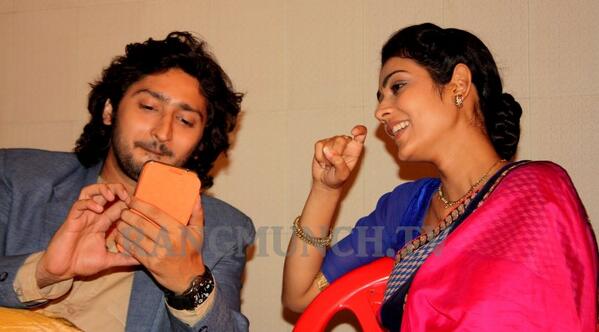 TEAMKUNAL's tweet photo. :-) http://t.co/ZuZJdf7Rgz