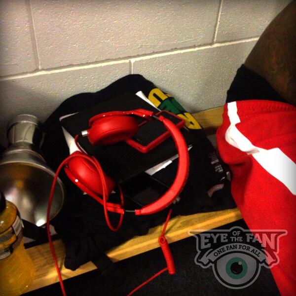 theinsiderF4's tweet image. Which songs do you recommend to the winners on their way back? #whoisup