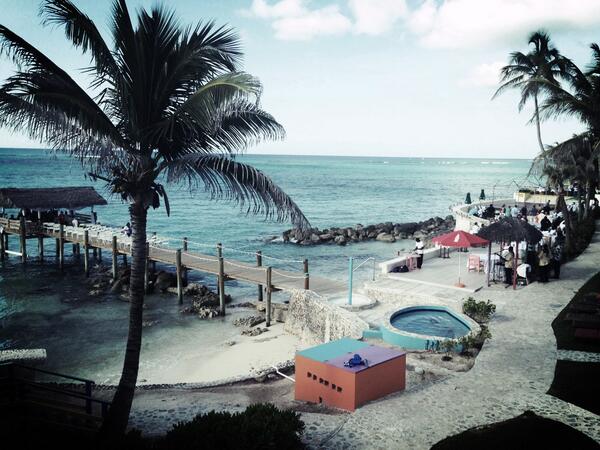 ManiacMagazine's tweet image. Missing #compasspoint #nassau #bahamas2013 #beachbliss #bungalows #islanders