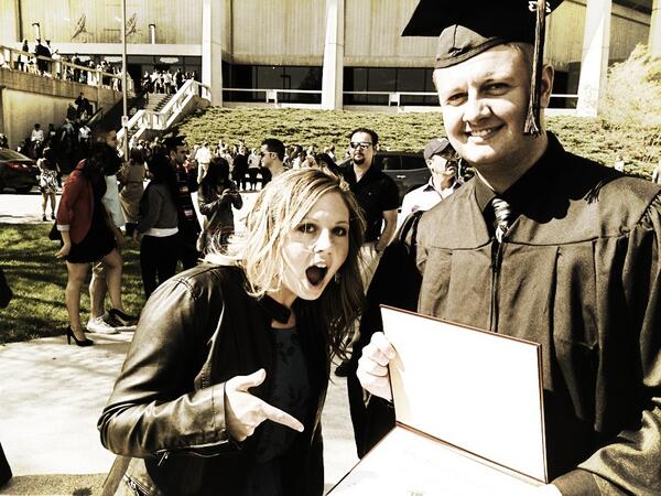 britnimunch's tweet photo. S/O to my lil brother @garretmunch23 on his college graduation... Not so little anymore! So proud of him 🎓🎉👏😃 http://t.co/Kk6Qx9k8jc
