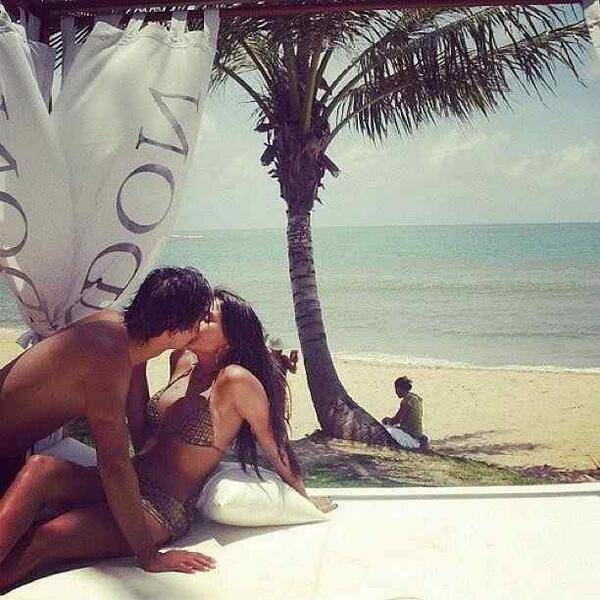 LovatoSmileDemi's tweet photo. I agree @ddlovatoqueen1 @theycallmelanza I found it on your facebook its definitely so cute @ddlovato
#TeamLemi http://t.co/dlG4l4iRrR