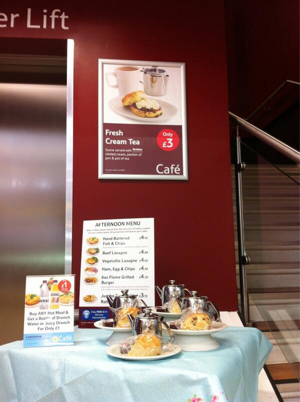 Come and have afternoon tea at tesco Ammanford 🍰☕ <a href="/headcaseymike/">Mike Casey-Head</a> @JO68661195 yummy!!!