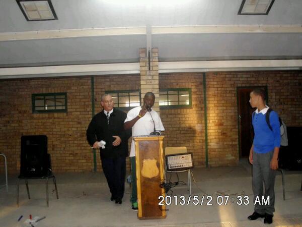 SiheAJ's tweet photo. I waz at UPINGTON telling learnrs of CAlTON HIGH SCHOOL how important the sport is in humans life http://t.co/NlPSlcF0uJ
