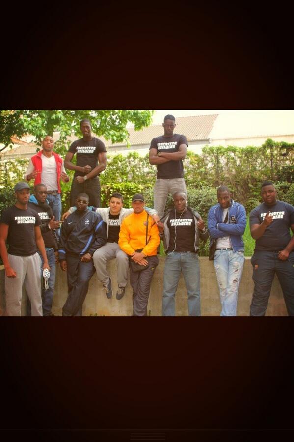 Am1Officiel's tweet image. AUJOURDHUI A 18H STREET CLIP AM1OMIC &quot;ENCORE&quot; A 18h SOYER AU RDV ! #Am1OMic  #PrototypeBuilding MERCI DU SOUTIENT RT