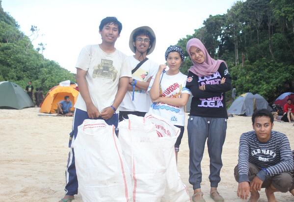 aidyaidy's tweet image. Km kepulau om? RT @ViaKribo: HANYA DENGAN INI AKU BISA MENJAGA ALAMKU, KEMBALIKAH SEMPU YANG DULU!! #SAVESEMPU