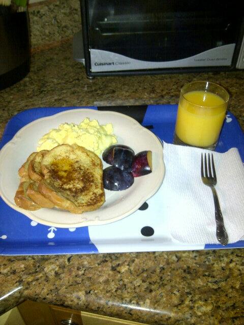 JayBonet45's tweet photo. Happy Birthday @soxxygirl #21#birthday#breakfastinbed http://t.co/ev3YDu6uLS