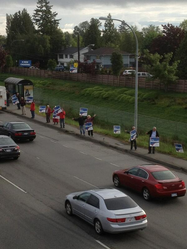 A lot of support from morning commuters #bcpoli #DeltaSouth