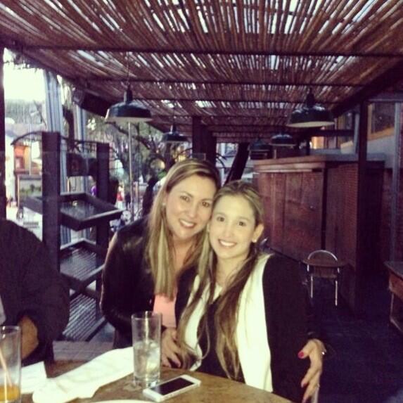 andrepinzon's tweet photo. Celebrando el día de la madre! http://t.co/CCQahR5FOl