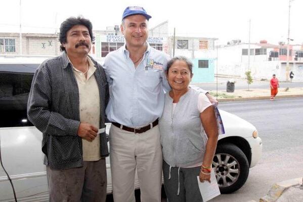 ladronreligioso's tweet photo. Una cálida recepción durante nuestro recorrido en Granjas del Sur http://t.co/td0vnfuYw6
