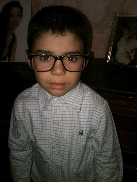 Valentinasmelo's tweet image. Mi ahijado nerd jajaja...