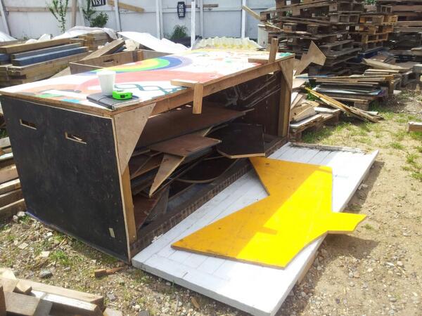 Krupali_17's tweet photo. Our magic box in use - storing plywood @CTCaravanserai  @JPalmerARCH @Rebecca_PN @carrier_antoine #flitched #CTCmake http://t.co/nt1msQYe84