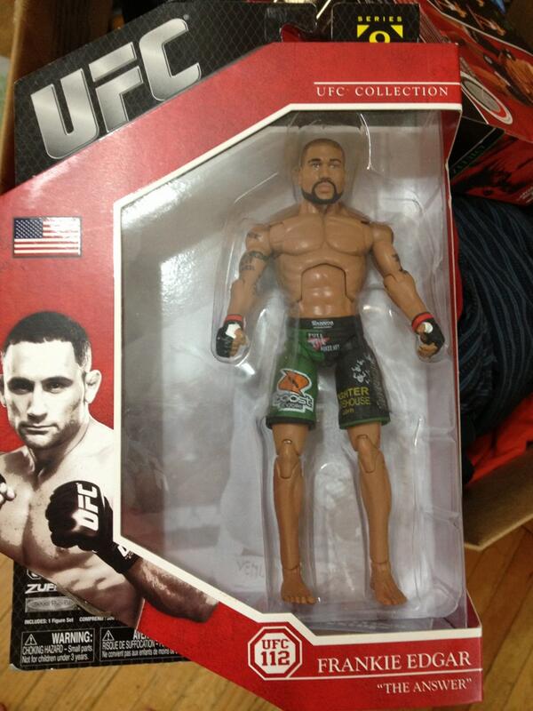 FrankieEdgar's tweet photo. Ha nice "@Justin_Gibbons: @FrankieEdgar looks a lot like @rampagejackson #needtogetthissigned http://t.co/MmV8pCPSa9"