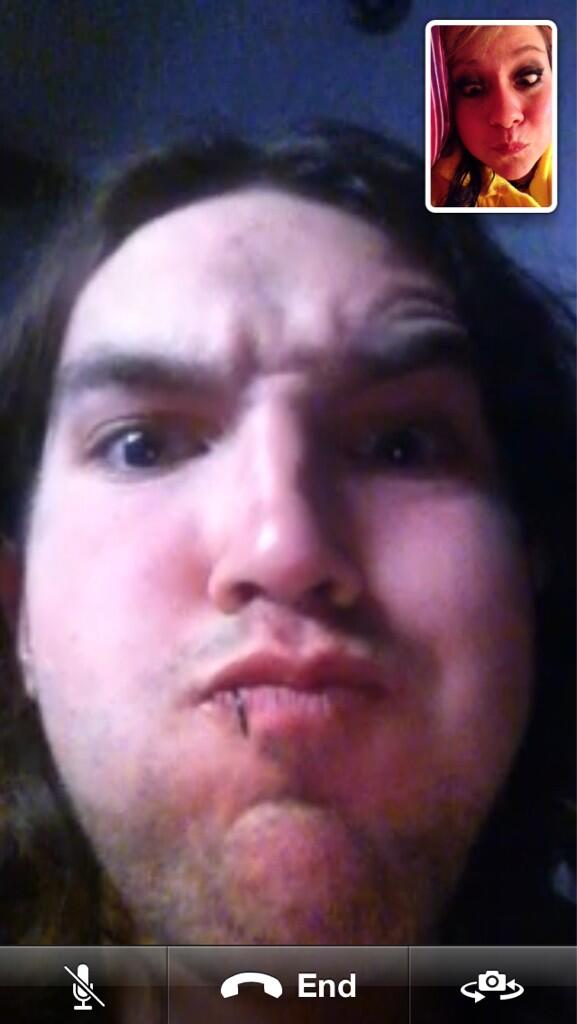 LDR_FAQ's tweet image. Skype timeee... 💖🙈 
#LDR #longdistancerelationsip #longDistanceHearts2