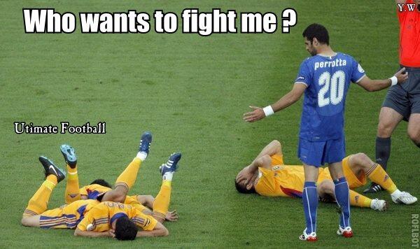 UltimateFootb's tweet photo. Epic pic lol http://t.co/BzO092CoWS