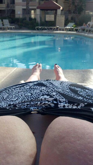 Enjoying some pool time with@platinumpuzzy1 http://t.co/jpO3QBklQJ<a class="tags" href="/tag/platinumpuzzy1">@platinumpuzzy1</a>