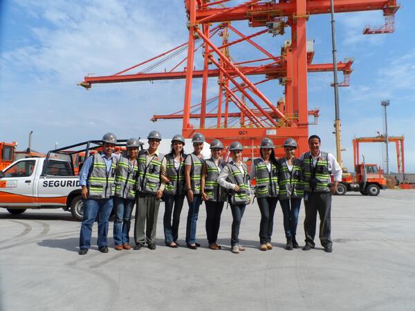 ConteconZLO's tweet photo. Para la Historia: El Equipo Inicial de Facturación y Atención a Clientes de @ConteconZLO #Manzanillo #Colima #ICTSI http://t.co/nx2rue5uLr