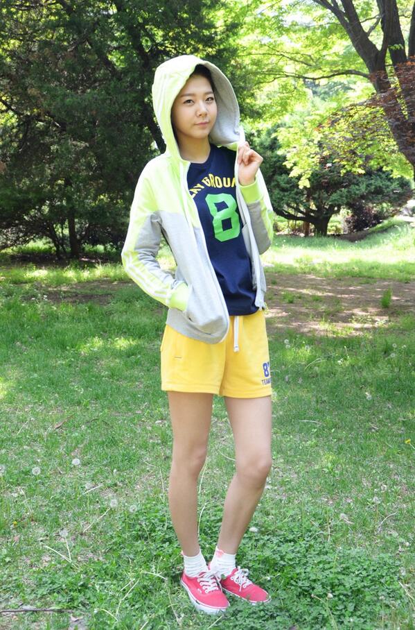 POLHAMTOWN's tweet photo. [TEAMS]날씨가 따뜻해지면서 야외활동을 즐기시는분들이 많아진 것 같습니다:)팀스는 다가올 여름을위해 조깅을 즐기고있는 귀여운 여성분을 만나보았습니다. 함께보실까요? >http://t.co/2gkYGmNNeH http://t.co/Svamki2hPz