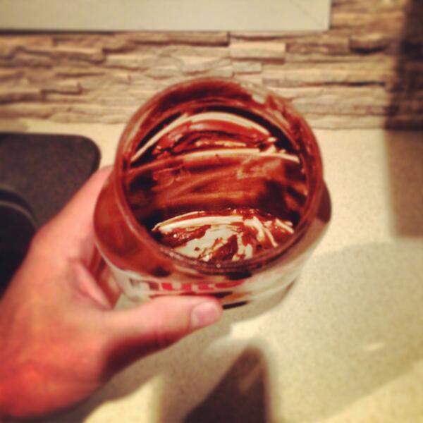 etienneboulay22's tweet photo. Le pire feeling au monde... #nutella http://t.co/m9cZjQKork