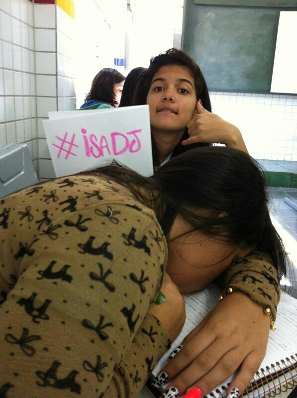 brendaarafaaela's tweet photo. @rayrapbrasil @juliacarolinal_ @natinharsrs #isadj http://t.co/8qkL69hCxE