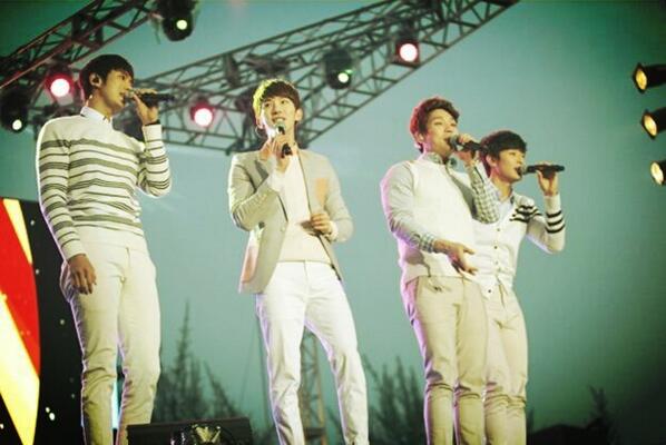 kny1993's tweet photo. 2am 정말 좋다. 멋있었어
-05/06 기흥 삼성전자에서.
@2AMONG @2AMjinwoon http://t.co/HjJHzyyPWz