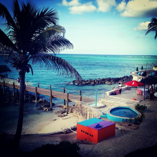 aprilhubal's tweet image. #compassPoint take me back #bahamas #beachbliss #summer2013