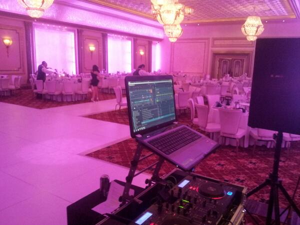 E_DeCastro's tweet image. Pre wedding reception view last saturday with my @Numark #mixdeck