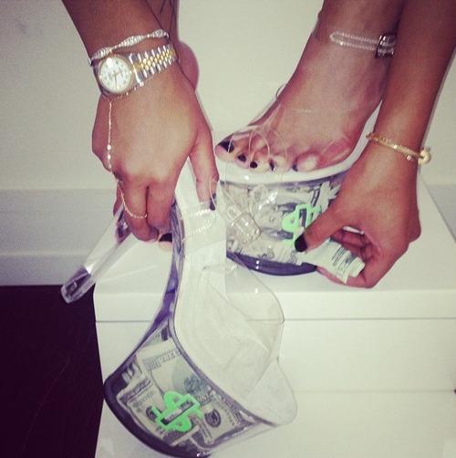 OfficialGowtham's tweet image. - Females look at the world and use your brain #simpleidea