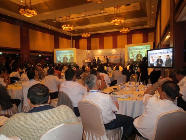 SeminarKA2013's tweet photo. #SemNasKeselamatanKA http://t.co/Enecar49cK