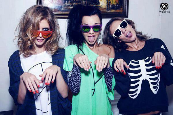 loloom77's tweet photo. جميل ان يكووون لك اكثر من صديق ♥♥♥ http://t.co/3xNj2TlCZs