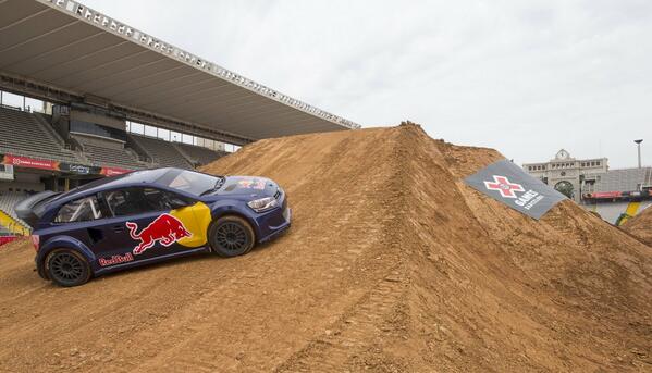 CSainz_oficial's tweet photo. Aquí os presento el aparato. http://t.co/iW8fwIVt3Y