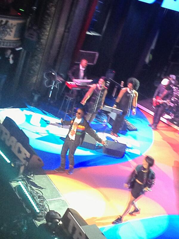 JohannaSansano's tweet image. @GuizLaBanquise &amp;amp; @TalOfficial on stage &amp;gt; dope performance &amp;gt; #tuma #TraceAwards