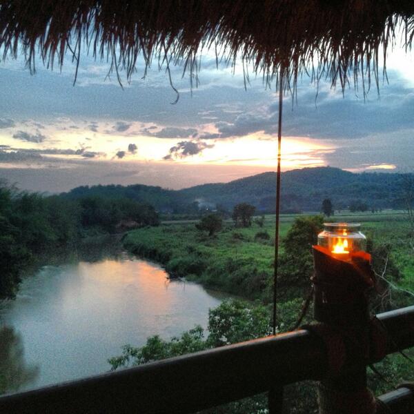 ludwikapaleta's tweet photo. Atardecer. Golden Triangle elephant tented camp #thailand 140513 19:15 pm http://t.co/nqWhqbwjNW