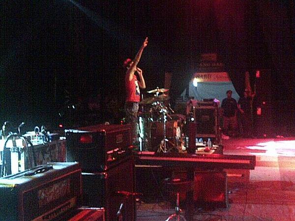 slankdotcom's tweet photo. Manado udah siap bekerja keras tentunya!!! #SlankRedMildTour2013 http://t.co/1wtoy45Ygr