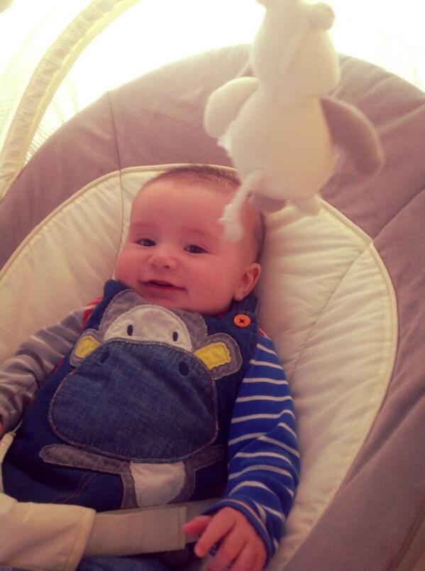 beckywood_x's tweet image. My cousin is so cute #poserrr