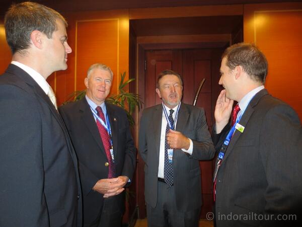 SeminarKA2013's tweet photo. Beberapa pembicara dari Australasian Transport Risk Solutions, yang mengisi acara #SemNasKeselamatanKA http://t.co/r5fLgFvE1N