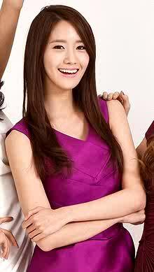 ggyoonggs's tweet photo. @CL0SEDrp yoona from SNSD as the 8th member. Line 90 http://t.co/65xodP5Tg9