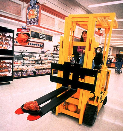 ToyotaEquipment's tweet photo. Photo Of The Day: Someone sold her the wrong truck http://t.co/y28NyxvMG1 #forklift #humor http://t.co/bjp6qHrW14