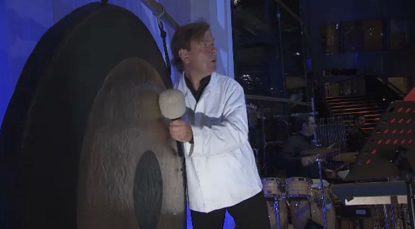 nyphil's tweet photo. The multitasking Magnus Lindberg on gong. #es2013 #nypatvw @medicitv http://t.co/kTIOusfOa9